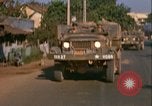 Image camions chargés avec du riz Vietnam, 1968, de la seconde 27 séquences d'archives historiques vidéo 65675067226