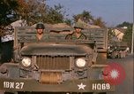 Image camions chargés avec du riz Vietnam, 1968, de la seconde 33 séquences d'archives historiques vidéo 65675067226