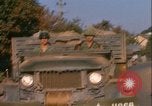 Image camions chargés avec du riz Vietnam, 1968, de la seconde 34 séquences d'archives historiques vidéo 65675067226