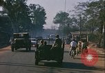Image camions chargés avec du riz Vietnam, 1968, de la seconde 59 séquences d'archives historiques vidéo 65675067226