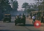 Image camions chargés avec du riz Vietnam, 1968, de la seconde 62 séquences d'archives historiques vidéo 65675067226