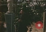 Image Père John Hien Vietnam, 1968, de la seconde 9 séquences d'archives historiques vidéo 65675067227