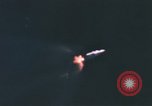 Standbild Präsident John Kennedy touring NASA-Einrichtungen United States USA, 1963, aus Sekunde 27 historischem Filmmaterial Videoclip 65675067244