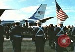 Standbild Präsident John Kennedy touring NASA-Einrichtungen United States USA, 1963, aus Sekunde 38 historischem Filmmaterial Videoclip 65675067244