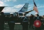 Standbild Präsident John Kennedy touring NASA-Einrichtungen United States USA, 1963, aus Sekunde 45 historischem Filmmaterial Videoclip 65675067244