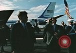 Standbild Präsident John Kennedy touring NASA-Einrichtungen United States USA, 1963, aus Sekunde 55 historischem Filmmaterial Videoclip 65675067244