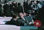 Standbild Präsident John Kennedy touring NASA-Einrichtungen United States USA, 1963, aus Sekunde 61 historischem Filmmaterial Videoclip 65675067244