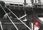 Standbild Golden Gate Bridge United States USA, 1933, aus Sekunde 57 historischem Filmmaterial Videoclip 65675067268