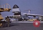 Standbild Luftbrücke Lod Tel Aviv Israel, 1973, aus Sekunde 5 historischem Filmmaterial Videoclip 65675067280
