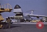Standbild Luftbrücke Lod Tel Aviv Israel, 1973, aus Sekunde 7 historischem Filmmaterial Videoclip 65675067280