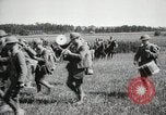 Standbild 3 Infanterie Division Coupray Frankreich, 1918, aus Sekunde 24 historischem Filmmaterial Videoclip 65675067297