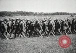 Standbild 3 Infanterie Division Coupray Frankreich, 1918, aus Sekunde 48 historischem Filmmaterial Videoclip 65675067297