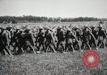 Standbild 3 Infanterie Division Coupray Frankreich, 1918, aus Sekunde 49 historischem Filmmaterial Videoclip 65675067297