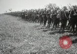 Standbild 38 Infanterie Regiment Coupray Frankreich, 1918, aus Sekunde 33 historischem Filmmaterial Videoclip 65675067298