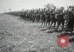 Standbild 38 Infanterie Regiment Coupray Frankreich, 1918, aus Sekunde 34 historischem Filmmaterial Videoclip 65675067298