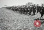 Standbild 38 Infanterie Regiment Coupray Frankreich, 1918, aus Sekunde 56 historischem Filmmaterial Videoclip 65675067298