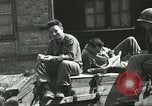Standbild 71 Infanterie Regiment Heidelberg Deutschland, 1945, aus Sekunde 26 historischem Filmmaterial Videoclip 65675067316