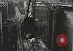 Image construction de canal New Orleans Louisiana USA, 1923, de la seconde 44 séquences d'archives historiques vidéo 65675067370