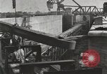 Image construction de canal New Orleans Louisiana USA, 1923, de la seconde 55 séquences d'archives historiques vidéo 65675067370