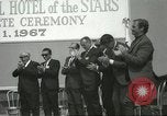 Standbild Golden konkrete Zeremonie Hollywood Los Angeles California USA, 1967, aus Sekunde 21 historischem Filmmaterial Videoclip 65675067381