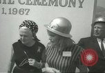 Standbild Golden konkrete Zeremonie Hollywood Los Angeles California USA, 1967, aus Sekunde 55 historischem Filmmaterial Videoclip 65675067381