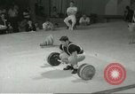 Standbild Gewichtheben Wettbewerb Winnipeg Kanada, 1967, aus Sekunde 30 historischem Filmmaterial Videoclip 65675067384