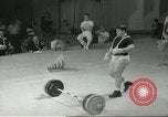 Standbild Gewichtheben Wettbewerb Winnipeg Kanada, 1967, aus Sekunde 33 historischem Filmmaterial Videoclip 65675067384