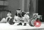 Standbild Gewichtheben Wettbewerb Winnipeg Kanada, 1967, aus Sekunde 41 historischem Filmmaterial Videoclip 65675067384