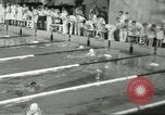 Standbild Schwimmen Wettbewerb Winnipeg Kanada, 1967, aus Sekunde 33 historischem Filmmaterial Videoclip 65675067385