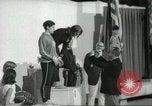 Standbild Schwimmen Wettbewerb Winnipeg Kanada, 1967, aus Sekunde 39 historischem Filmmaterial Videoclip 65675067385