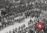 Standbild Hommage an unbekannte amerikanische Soldat Chalons-en-Champagne Frankreich, 1921, aus Sekunde 57 historischem Filmmaterial Videoclip 65675067412