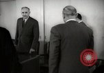 Standbild US-Konsul Russell Brooks trifft sich mit lokalen Führern Casablanca Marokko, 1942, aus Sekunde 30 historischem Filmmaterial Videoclip 65675067424