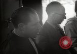 Standbild US-Konsul Russell Brooks trifft sich mit lokalen Führern Casablanca Marokko, 1942, aus Sekunde 58 historischem Filmmaterial Videoclip 65675067424