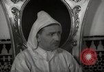 Standbild Sultan von Marokko Mohammed V in seinem Palast Marokko Nordafrika, 1942, aus Sekunde 39 historischem Filmmaterial Videoclip 65675067425