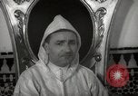 Standbild Sultan von Marokko Mohammed V in seinem Palast Marokko Nordafrika, 1942, aus Sekunde 49 historischem Filmmaterial Videoclip 65675067425