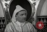 Standbild Sultan von Marokko Mohammed V in seinem Palast Marokko Nordafrika, 1942, aus Sekunde 51 historischem Filmmaterial Videoclip 65675067425