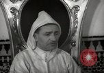 Standbild Sultan von Marokko Mohammed V in seinem Palast Marokko Nordafrika, 1942, aus Sekunde 57 historischem Filmmaterial Videoclip 65675067425
