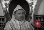 Standbild Sultan von Marokko Mohammed V in seinem Palast Marokko Nordafrika, 1942, aus Sekunde 58 historischem Filmmaterial Videoclip 65675067425