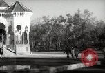 Standbild Mohammed V Sultan von Marokko Begleitung Gäste Marokko Nordafrika, 1942, aus Sekunde 28 historischem Filmmaterial Videoclip 65675067426