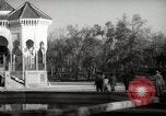 Standbild Mohammed V Sultan von Marokko Begleitung Gäste Marokko Nordafrika, 1942, aus Sekunde 29 historischem Filmmaterial Videoclip 65675067426