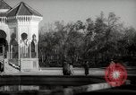 Standbild Mohammed V Sultan von Marokko Begleitung Gäste Marokko Nordafrika, 1942, aus Sekunde 31 historischem Filmmaterial Videoclip 65675067426