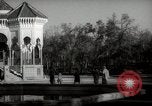 Standbild Mohammed V Sultan von Marokko Begleitung Gäste Marokko Nordafrika, 1942, aus Sekunde 33 historischem Filmmaterial Videoclip 65675067426