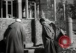 Standbild Mohammed V Sultan von Marokko Begleitung Gäste Marokko Nordafrika, 1942, aus Sekunde 48 historischem Filmmaterial Videoclip 65675067426