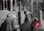 Standbild Mohammed V Sultan von Marokko Begleitung Gäste Marokko Nordafrika, 1942, aus Sekunde 51 historischem Filmmaterial Videoclip 65675067426