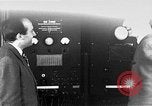 Standbild J Presper Eckert und John Mauchly mit ENIAC Pennsylvania United States USA, 1945, aus Sekunde 1 historischem Filmmaterial Videoclip 65675067436