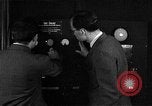 Standbild J Presper Eckert und John Mauchly mit ENIAC Pennsylvania United States USA, 1945, aus Sekunde 4 historischem Filmmaterial Videoclip 65675067436