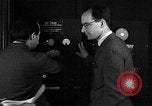 Standbild J Presper Eckert und John Mauchly mit ENIAC Pennsylvania United States USA, 1945, aus Sekunde 7 historischem Filmmaterial Videoclip 65675067436