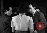 Standbild J Presper Eckert und John Mauchly mit ENIAC Pennsylvania United States USA, 1945, aus Sekunde 8 historischem Filmmaterial Videoclip 65675067436