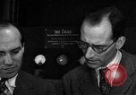 Standbild J Presper Eckert und John Mauchly mit ENIAC Pennsylvania United States USA, 1945, aus Sekunde 19 historischem Filmmaterial Videoclip 65675067436