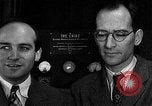 Standbild J Presper Eckert und John Mauchly mit ENIAC Pennsylvania United States USA, 1945, aus Sekunde 25 historischem Filmmaterial Videoclip 65675067436
